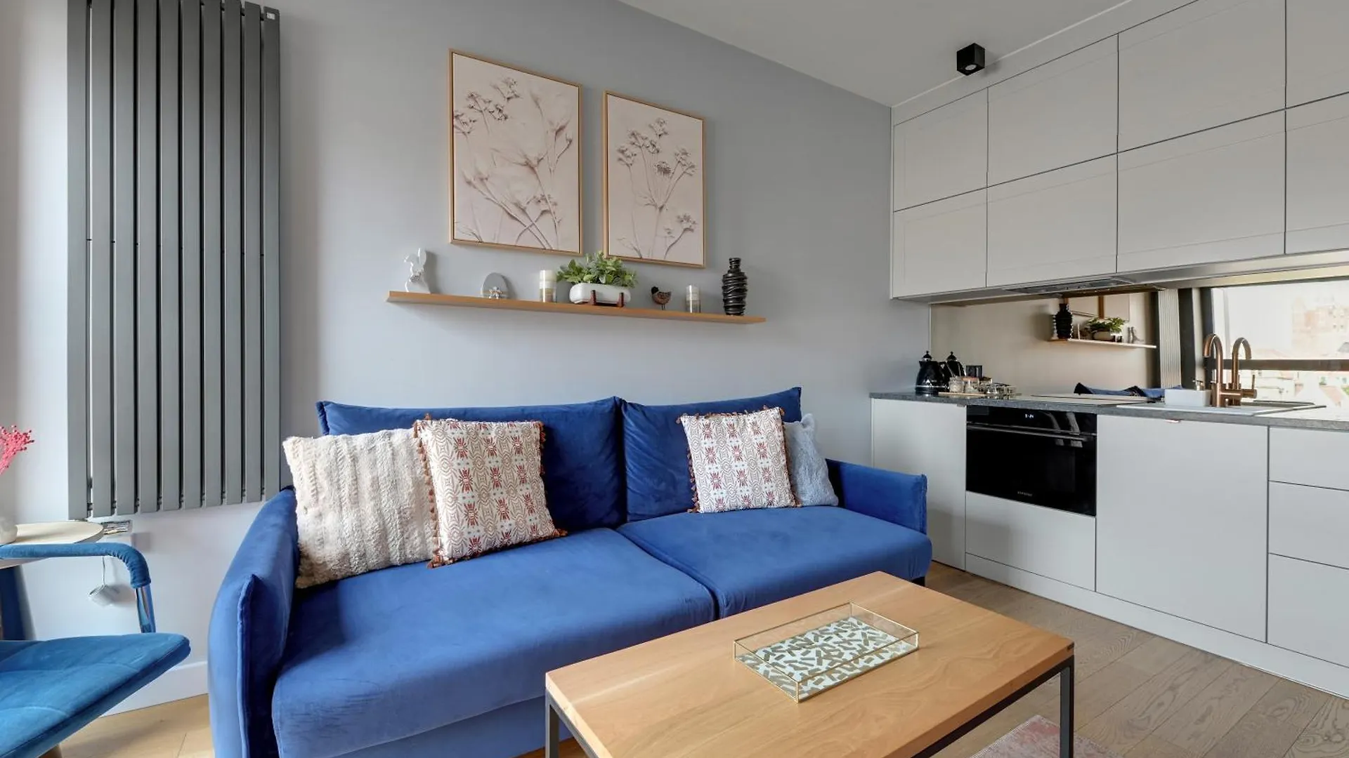 Deo Plaza Luxury Apartments By Blue Mandarin